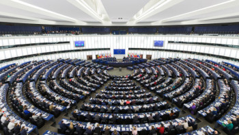pe ue