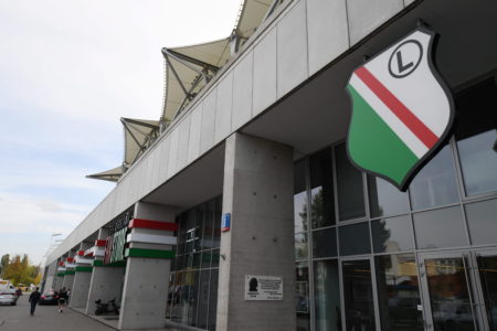 Warszawa, 29.09.2016. Stadion Legii Warszawa, 29 bm. Decyzj¹ UEFA stadion bêdzie zamkniêty dla publicznoci poczas najbli¿szego spotkania Ligi Mistrzów, Legia Warszawa - Real Madryt. Jest to kara za zachowania kibiców podczas meczu Legia Warszawa - Borussia Dortmund w Lidze Mistrzów, 14.09. br (jkm) PAP/Bart³omiej Zborowski ***Zdjêcie do depeszy PAP pt. UEFA: stadion Legii Warszawa zamkniêty na mecz Ligi Mistrzów z Realem Madryt.***