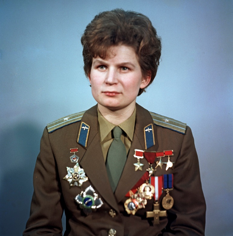 https://upload.wikimedia.org/wikipedia/commons/6/61/RIAN_archive_612748_Valentina_Tereshkova.jpg