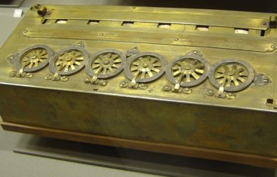 https://upload.wikimedia.org/wikipedia/commons/8/80/Arts_et_Metiers_Pascaline_dsc03869.jpg