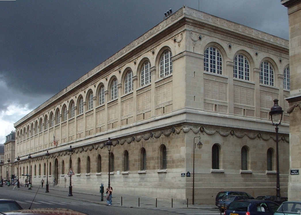 https://upload.wikimedia.org/wikipedia/commons/9/9f/Biblioth%C3%A8que_St_Genevi%C3%A8ve_Paris.jpg