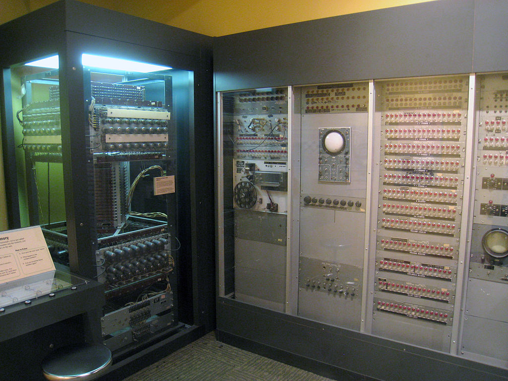 https://upload.wikimedia.org/wikipedia/commons/thumb/6/67/Museum_of_Science%2C_Boston%2C_MA_-_IMG_3168.JPG/1024px-Museum_of_Science%2C_Boston%2C_MA_-_IMG_3168.JPG
