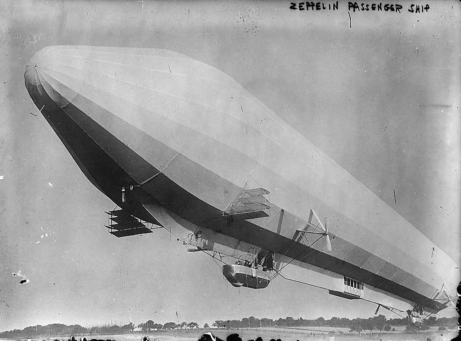 https://upload.wikimedia.org/wikipedia/commons/3/32/LZ7_passenger_zeppelin_enhanced.jpg