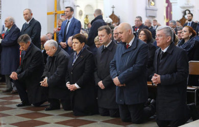 C:\Users\Piotr\Pictures\Saved Pictures\PiS 3.jpg