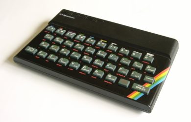 https://upload.wikimedia.org/wikipedia/commons/b/ba/ZX_Spectrum.jpg