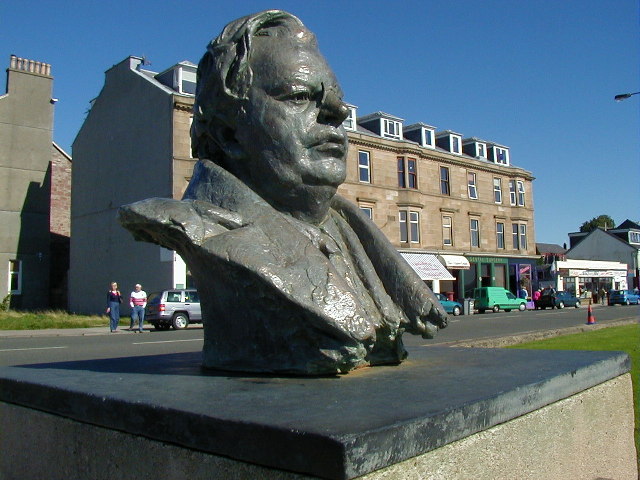 https://upload.wikimedia.org/wikipedia/commons/1/14/John_Logie_Baird%2C_Bust.jpg
