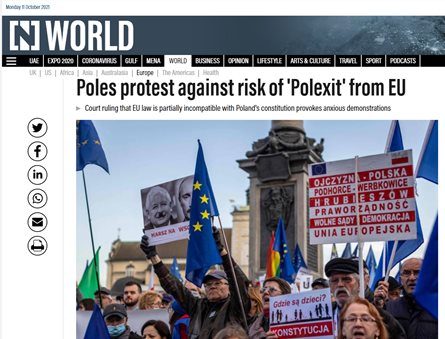 Może być zdjęciem przedstawiającym 6 osób, ludzie stoją i tekst