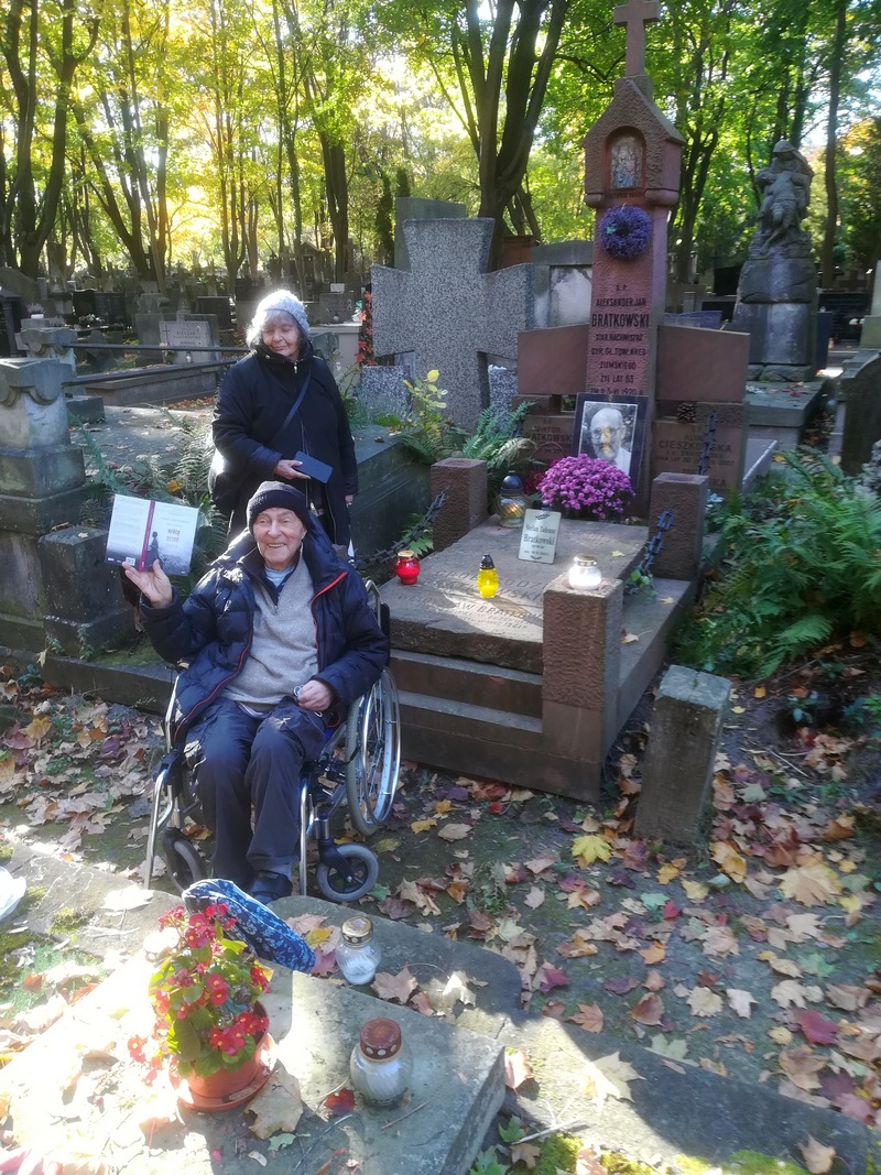 Obraz zawierający drzewo, zewnętrzne, roślinaOpis wygenerowany automatycznie