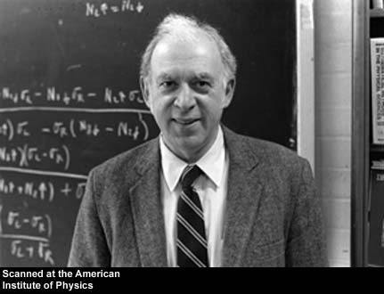 Obraz zawierający tekst, osoba, człowiek, garniturOpis wygenerowany automatycznie