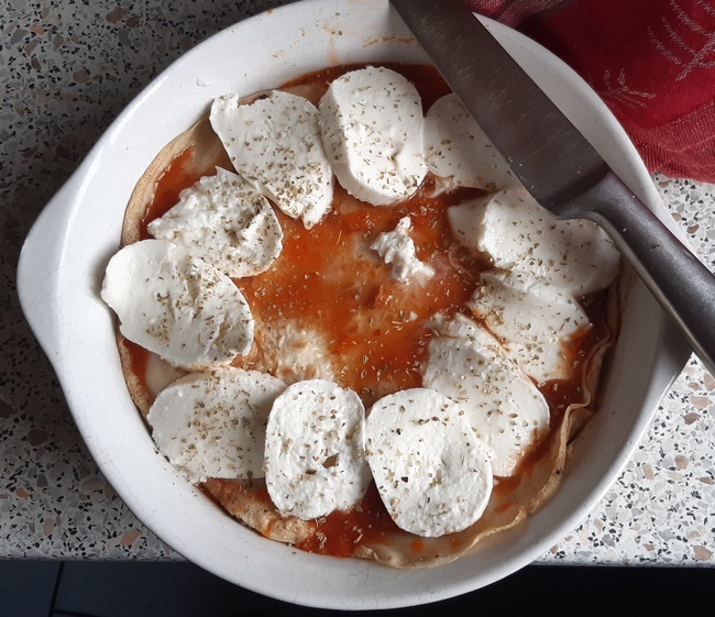 Obraz zawierający jedzenie, Przekąska, Przyrząd kuchenny, danieZawartość wygenerowana przez AI może być niepoprawna.