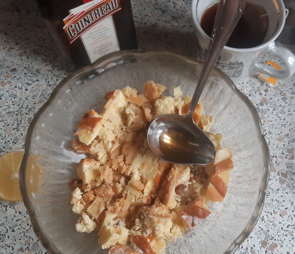 Obraz zawierający jedzenie, zastawa stołowa, Przekąska, Przyrząd kuchennyZawartość wygenerowana przez AI może być niepoprawna.