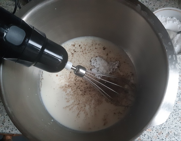 Obraz zawierający trzepaczka, naczynia kuchenne, Przybory kuchenne, Przyrząd kuchennyZawartość wygenerowana przez AI może być niepoprawna.